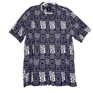 Quiksilver Mens Hawaiian Tiki Print Button Camp Shirt Size XL Y2K Novelty Casual